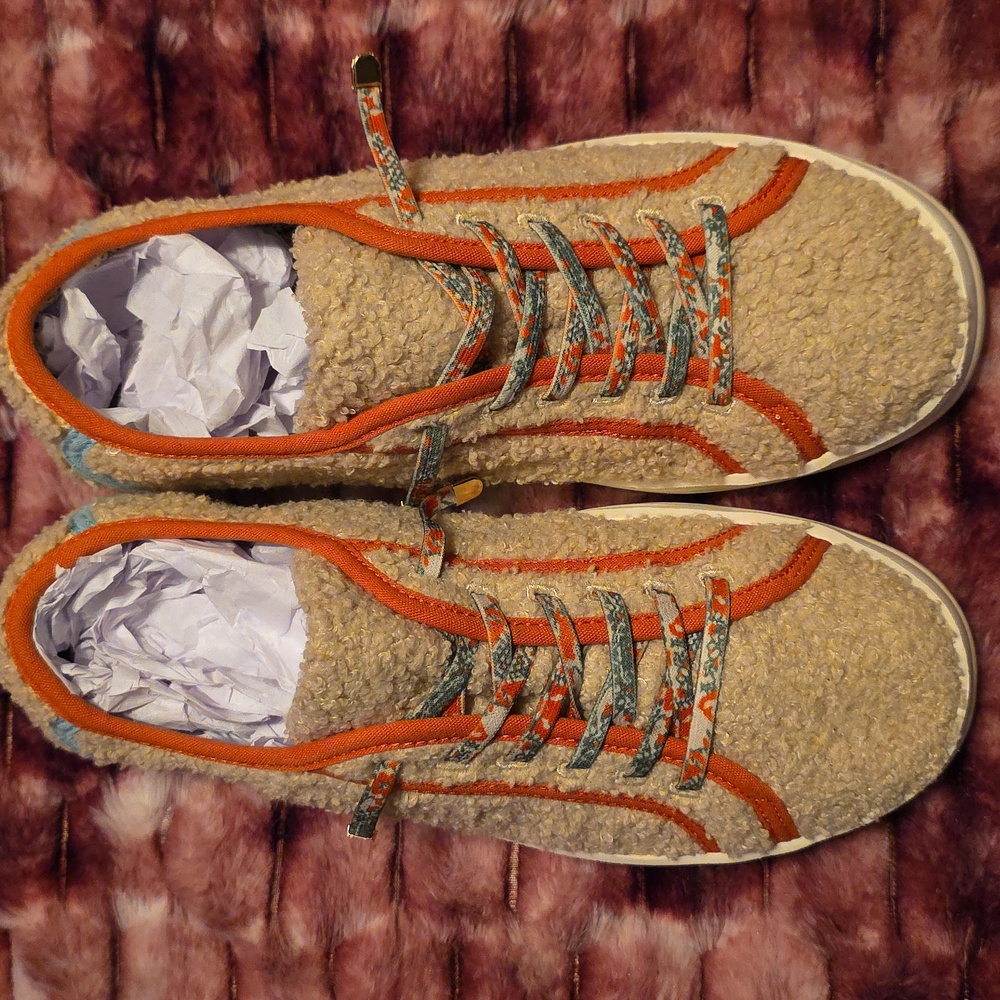 HEY DUDE Karina Sherpa In Sage Women's US8 Sneakers Shoes With Elastic Laces EUC - Picture 4 of 10